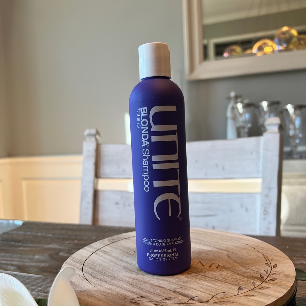 Unite Blonda toning shampoo
